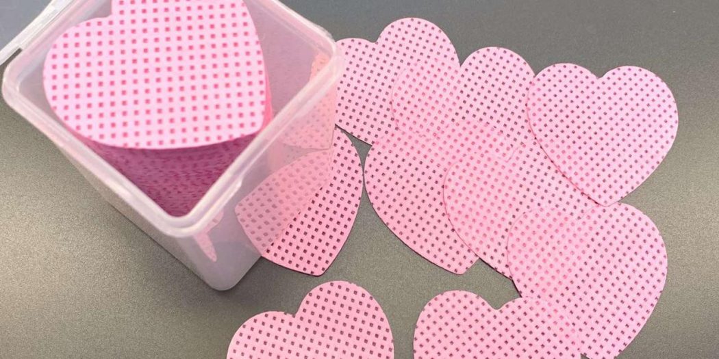 Lint-free manicure wipes and nail preparation supplies